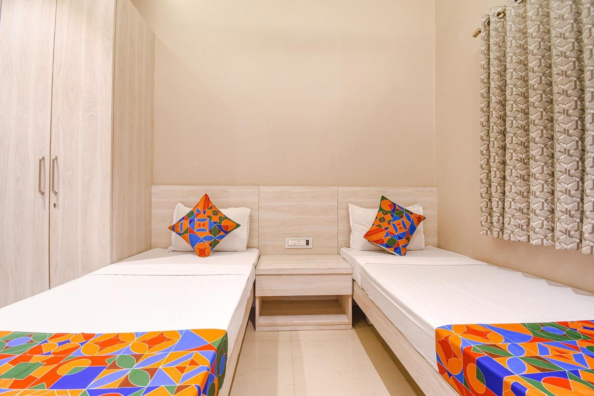 Fabhotel Kitchen Q Inn - Belaghata Calcutta Exteriör bild